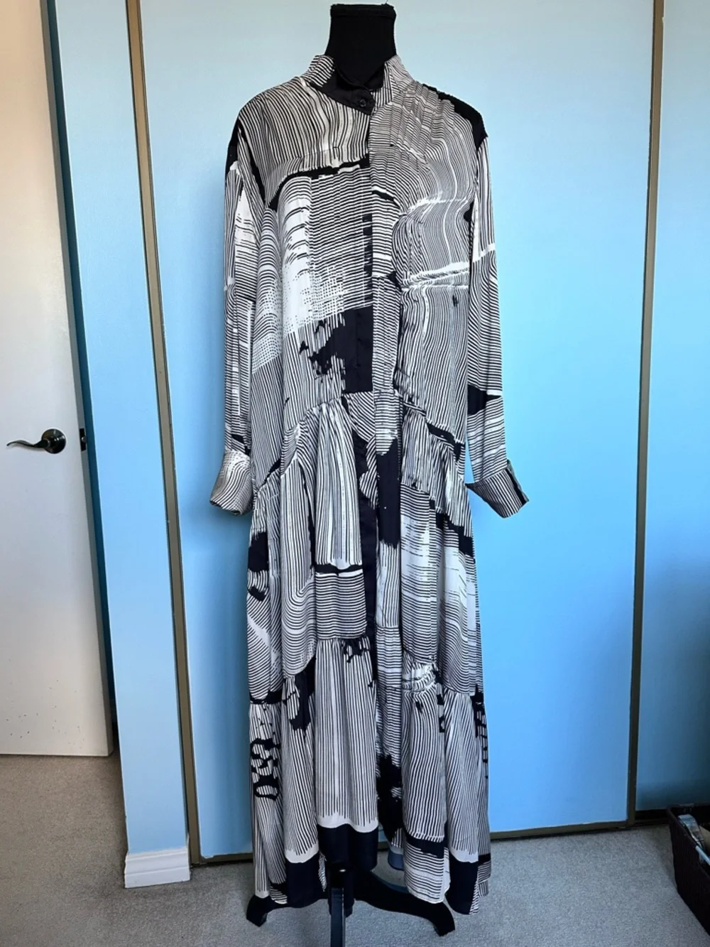 H&M Patterned Wide Dress - Picture 4 of 12
